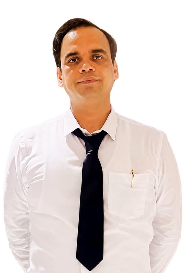 Hidayet Sir, founder and spoken English teacher at Hidayet English Academy